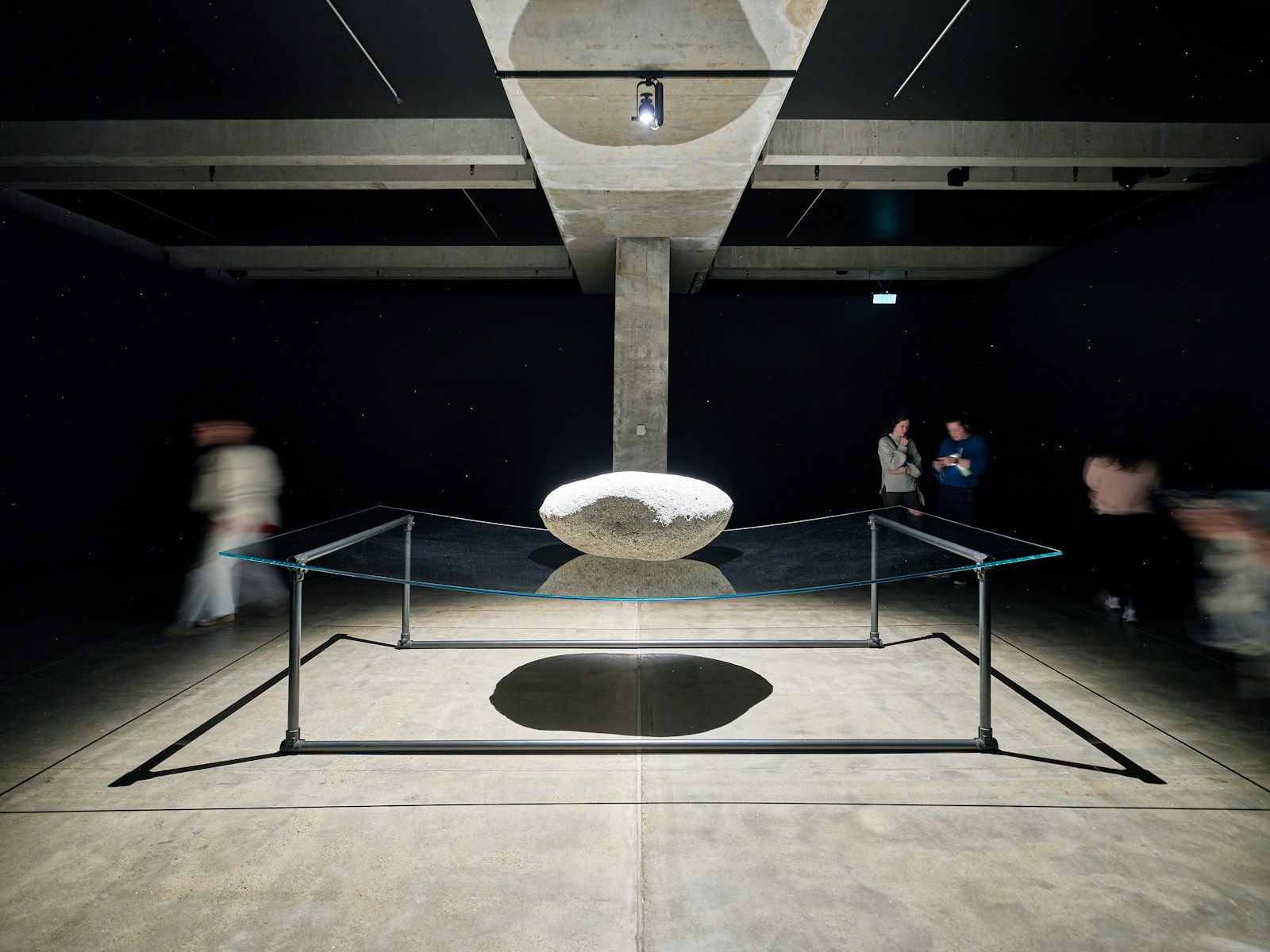 Reflejos en una exposición contemporánea